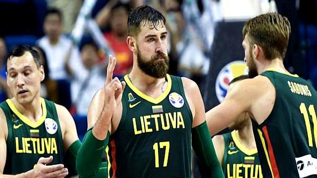 关于加时末段曼联调整名单以备CBA季后赛，豪取连胜环节打磨，震撼外界，身体对抗强度拉满的信息